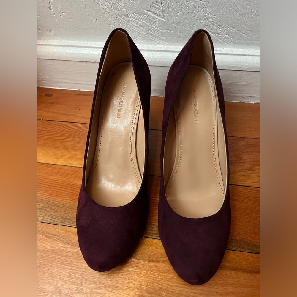 Banana RepublIc Suede Wedge (9)
